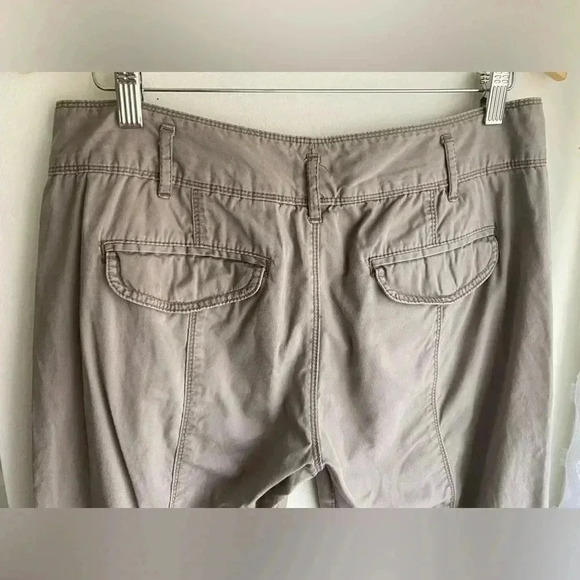 Calvin Klein Pants Women’s Size 8 Light Brown Button Flap Pockets Tapered Leg - Picture 3 of 8